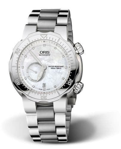 Oris Divers Titan Small Second - Date 44 Stainless Steel / MOP / Bracelet